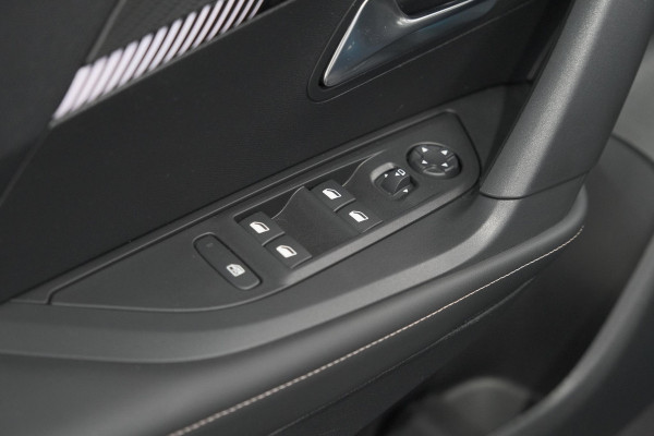 Peugeot 2008 1.2 Hybrid 145 Allure | Apple Carplay | Climate Control | Parkeersensoren Voor + Achter