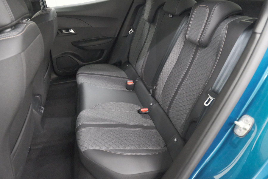 Peugeot 2008 1.2 Hybrid 145 Allure | Apple Carplay | Climate Control | Parkeersensoren Voor + Achter