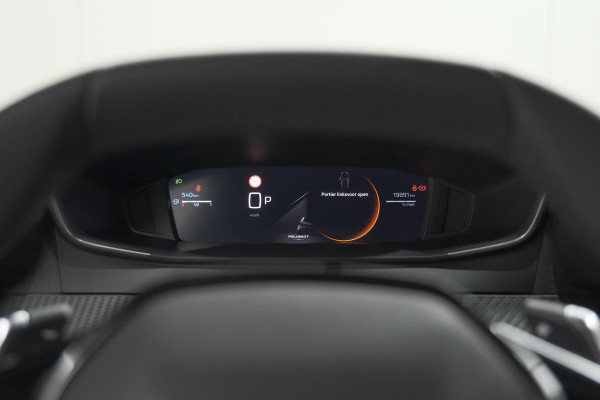 Peugeot 2008 1.2 Hybrid 145 Allure | Apple Carplay | Climate Control | Parkeersensoren Voor + Achter