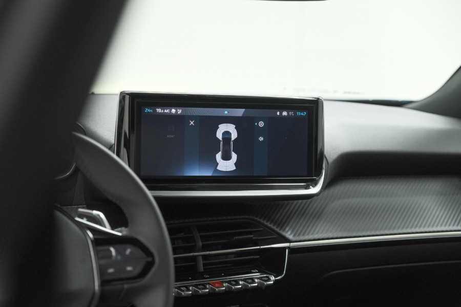 Peugeot 2008 1.2 Hybrid 145 Allure | Apple Carplay | Climate Control | Parkeersensoren Voor + Achter