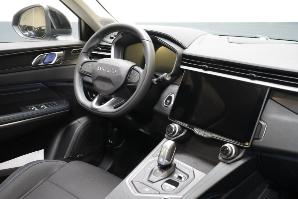 Lynk & Co 01 1.5 | Zwart optiek | 360 camera | Panoramadak | Navigatie | Memory | Apple CarPlay
