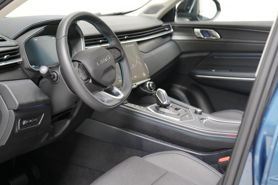 Lynk & Co 01 1.5 | Zwart optiek | 360 camera | Panoramadak | Navigatie | Memory | Apple CarPlay