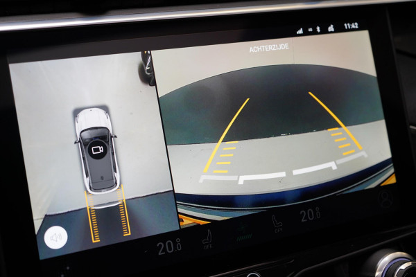 Lynk & Co 01 1.5 | Zwart optiek | 360 camera | Panoramadak | Navigatie | Memory | Apple CarPlay