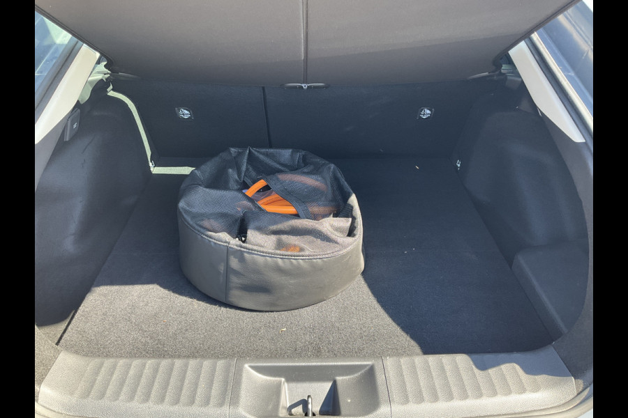 Toyota Prius 2.0 Plug-in Executive Carplay Pano.dak Stoel/Stuurverw. PHEV