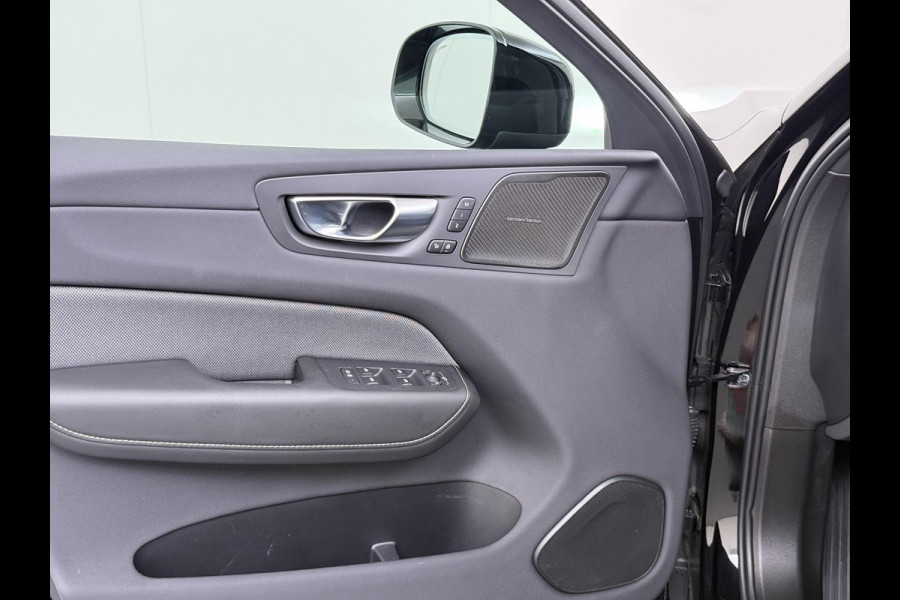 Volvo XC60 2.0 T6 Plug-in hybrid AWD Plus Black Edition TOPSTAAT! | DEALER ONDERHOUDEN | 100% ONGEVAL VERLEDEN VRIJ | TREKHAAK | HARMAN KARDON | 360 CAMERA| MEMORY STOELEN| ACHTERBANK VERWARMD|