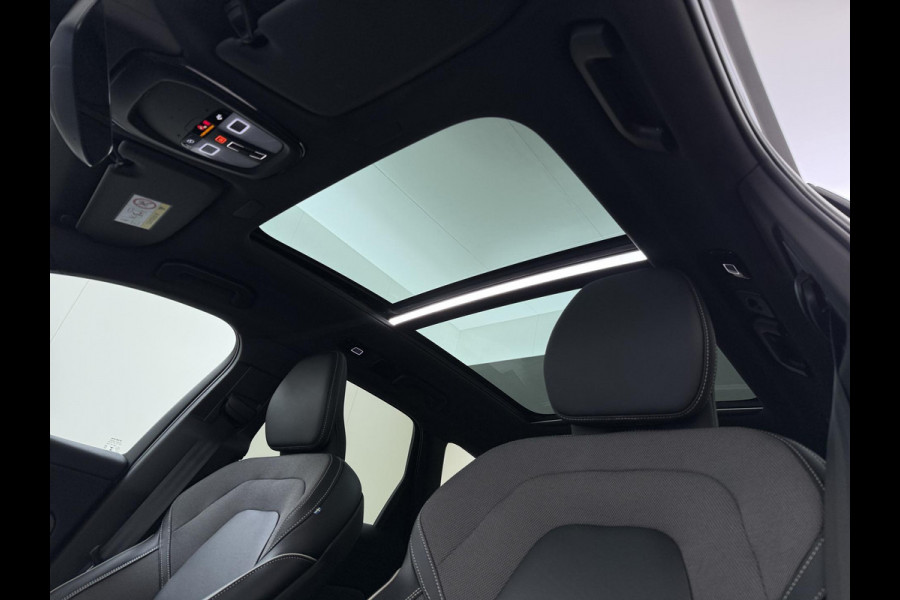 Volvo XC60 2.0 T6 Plug-in hybrid AWD Plus Black Edition TOPSTAAT! | DEALER ONDERHOUDEN | 100% ONGEVAL VERLEDEN VRIJ | TREKHAAK | HARMAN KARDON | 360 CAMERA| MEMORY STOELEN| ACHTERBANK VERWARMD|