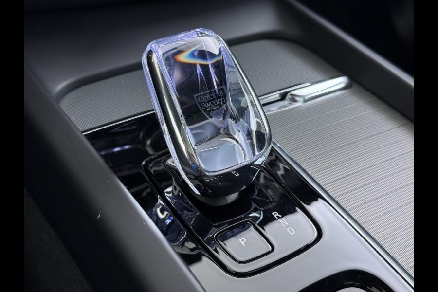 Volvo XC60 2.0 T6 Plug-in hybrid AWD Plus Black Edition TOPSTAAT! | DEALER ONDERHOUDEN | 100% ONGEVAL VERLEDEN VRIJ | TREKHAAK | HARMAN KARDON | 360 CAMERA| MEMORY STOELEN| ACHTERBANK VERWARMD|