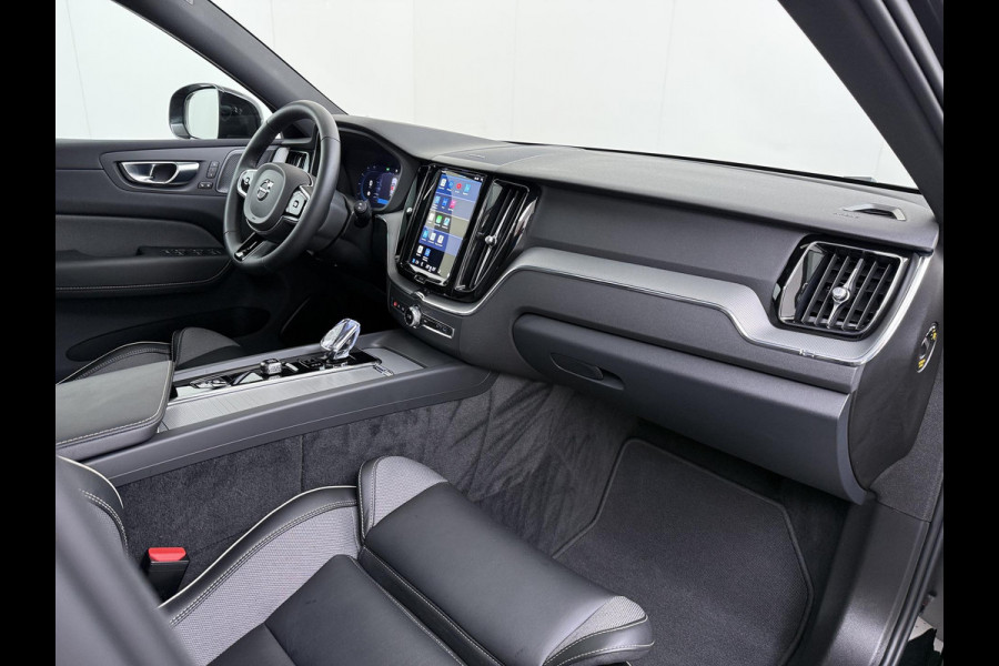 Volvo XC60 2.0 T6 Plug-in hybrid AWD Plus Black Edition TOPSTAAT! | DEALER ONDERHOUDEN | 100% ONGEVAL VERLEDEN VRIJ | TREKHAAK | HARMAN KARDON | 360 CAMERA| MEMORY STOELEN| ACHTERBANK VERWARMD|