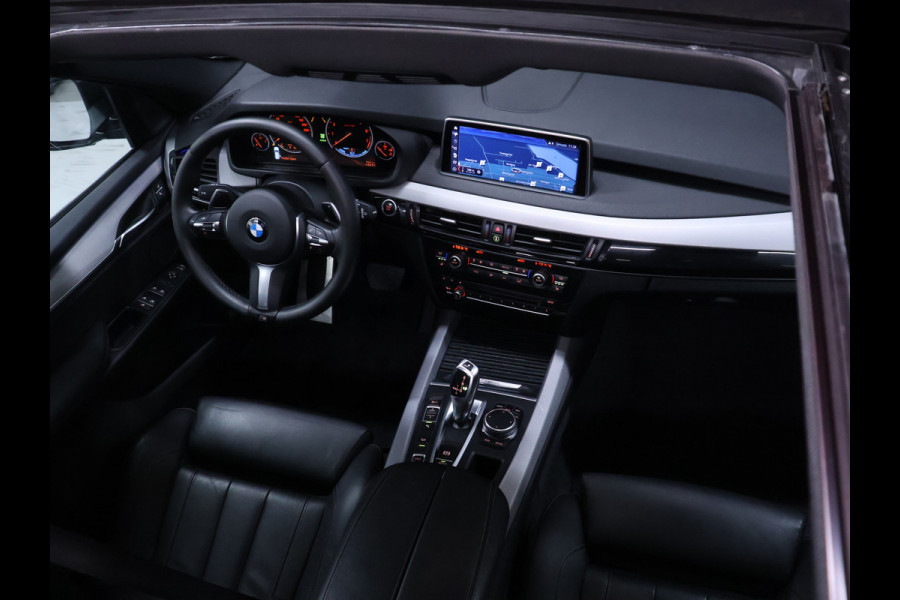 BMW X5 xDrive40e iPerformance High Executive M Sport [TREKHAAK UITKLAPBAAR, SCHUIFKANTELDAK, APPLE CARPLAY, ANDROID, MEMORY SEATS, STOELVERWARMING, CAMERA, CRUISE, PDC V+A, CLIMATE, NIEUWSTAAT]