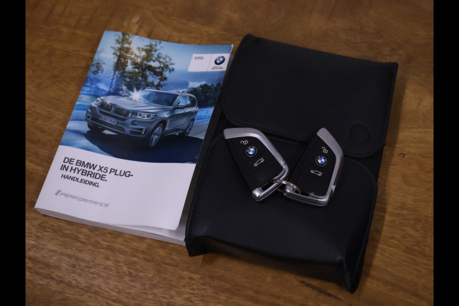 BMW X5 xDrive40e iPerformance High Executive M Sport [TREKHAAK UITKLAPBAAR, SCHUIFKANTELDAK, APPLE CARPLAY, ANDROID, MEMORY SEATS, STOELVERWARMING, CAMERA, CRUISE, PDC V+A, CLIMATE, NIEUWSTAAT]