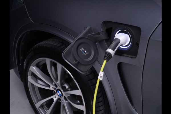 BMW X5 xDrive40e iPerformance High Executive M Sport [TREKHAAK UITKLAPBAAR, SCHUIFKANTELDAK, APPLE CARPLAY, ANDROID, MEMORY SEATS, STOELVERWARMING, CAMERA, CRUISE, PDC V+A, CLIMATE, NIEUWSTAAT]