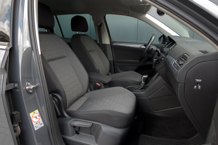 Volkswagen Tiguan 1.5 TSI Life Business | Apple Carplay | ACC | Afn. Trekhaak | Stoel & Stuurverwarming