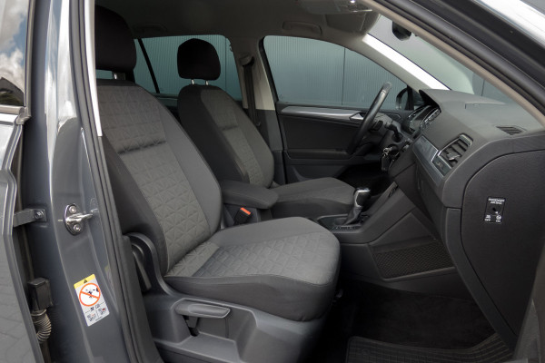 Volkswagen Tiguan 1.5 TSI Life Business | Apple Carplay | ACC | Afn. Trekhaak | Stoel & Stuurverwarming