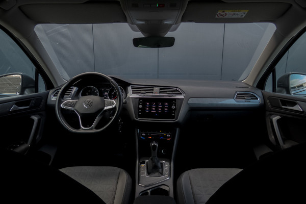 Volkswagen Tiguan 1.5 TSI Life Business | Apple Carplay | ACC | Afn. Trekhaak | Stoel & Stuurverwarming