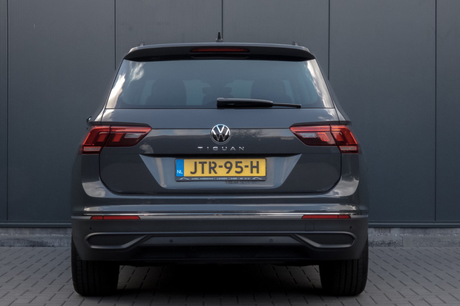 Volkswagen Tiguan 1.5 TSI Life Business | Apple Carplay | ACC | Afn. Trekhaak | Stoel & Stuurverwarming