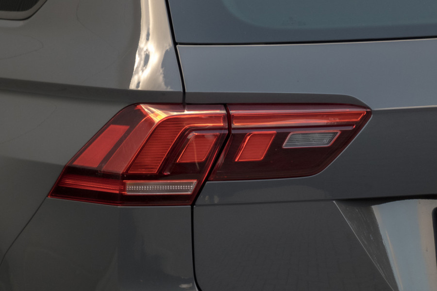 Volkswagen Tiguan 1.5 TSI Life Business | Apple Carplay | ACC | Afn. Trekhaak | Stoel & Stuurverwarming