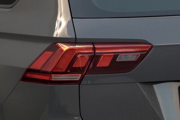 Volkswagen Tiguan 1.5 TSI Life Business | Apple Carplay | ACC | Afn. Trekhaak | Stoel & Stuurverwarming