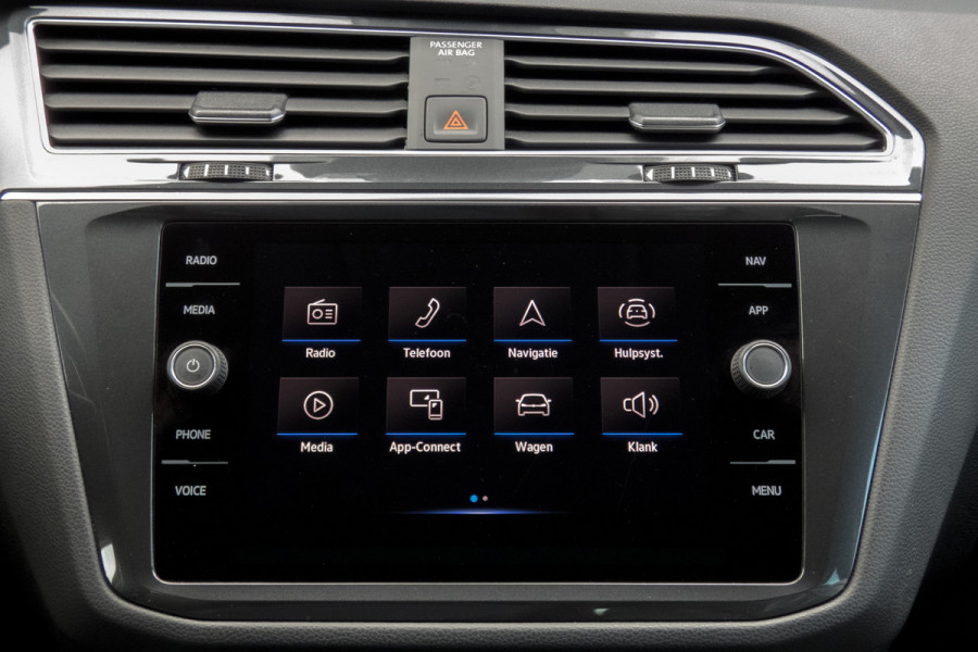 Volkswagen Tiguan 1.5 TSI Life Business | Apple Carplay | ACC | Afn. Trekhaak | Stoel & Stuurverwarming