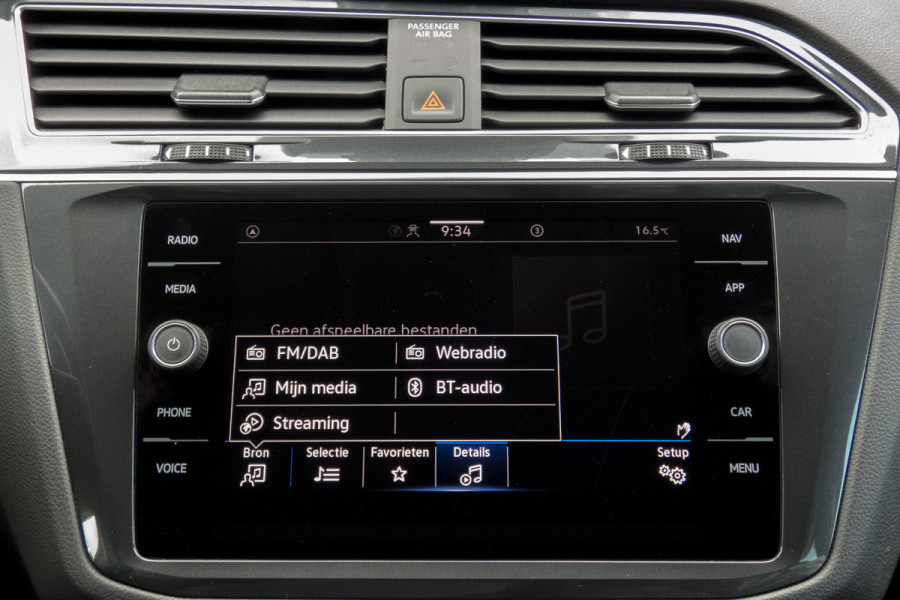 Volkswagen Tiguan 1.5 TSI Life Business | Apple Carplay | ACC | Afn. Trekhaak | Stoel & Stuurverwarming