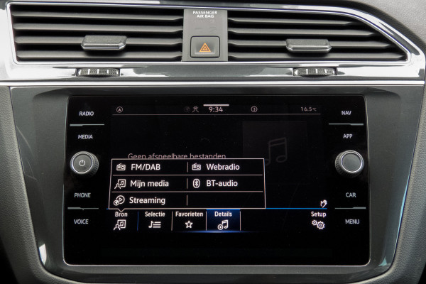 Volkswagen Tiguan 1.5 TSI Life Business | Apple Carplay | ACC | Afn. Trekhaak | Stoel & Stuurverwarming