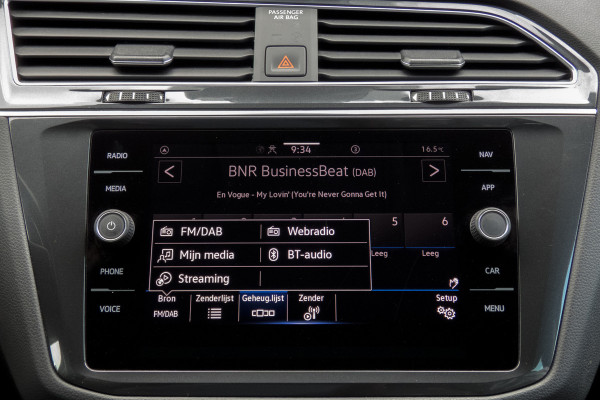 Volkswagen Tiguan 1.5 TSI Life Business | Apple Carplay | ACC | Afn. Trekhaak | Stoel & Stuurverwarming