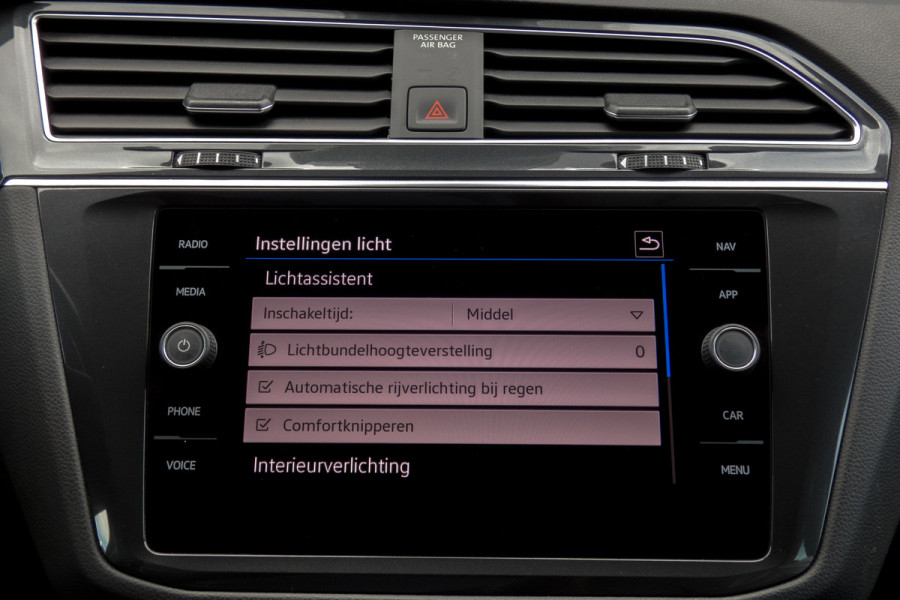 Volkswagen Tiguan 1.5 TSI Life Business | Apple Carplay | ACC | Afn. Trekhaak | Stoel & Stuurverwarming