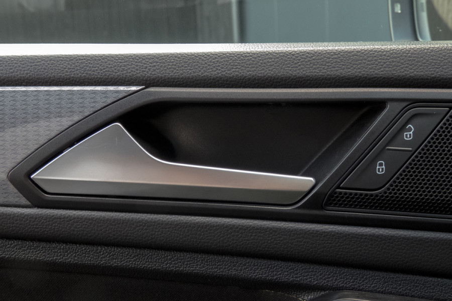 Volkswagen Tiguan 1.5 TSI Life Business | Apple Carplay | ACC | Afn. Trekhaak | Stoel & Stuurverwarming
