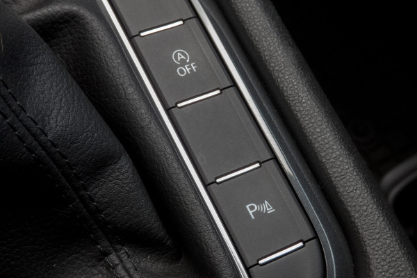 Volkswagen Tiguan 1.5 TSI Life Business | Apple Carplay | ACC | Afn. Trekhaak | Stoel & Stuurverwarming