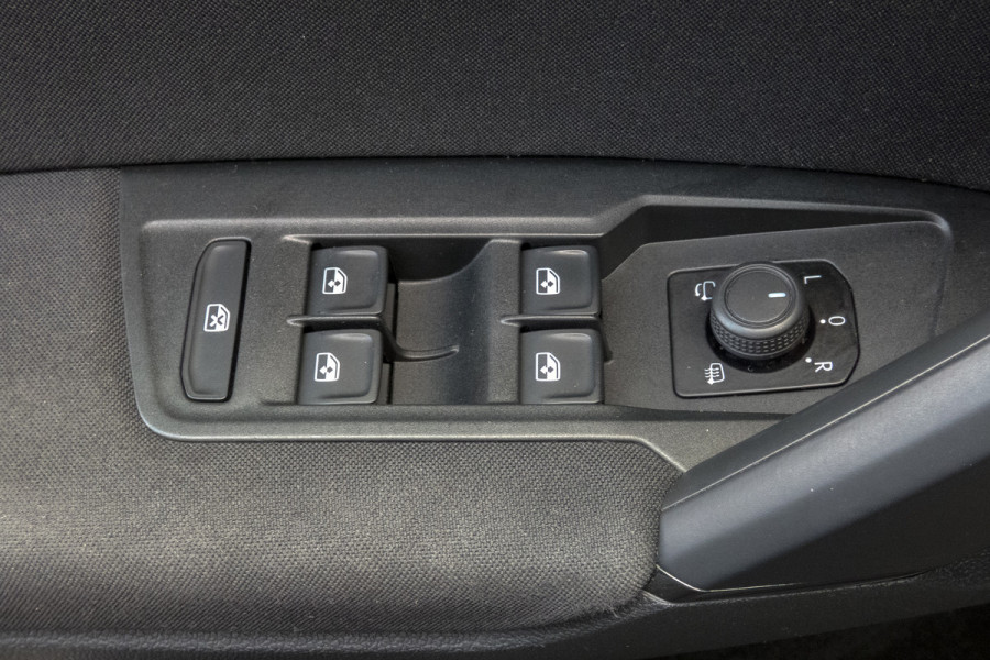 Volkswagen Tiguan 1.5 TSI Life Business | Apple Carplay | ACC | Afn. Trekhaak | Stoel & Stuurverwarming