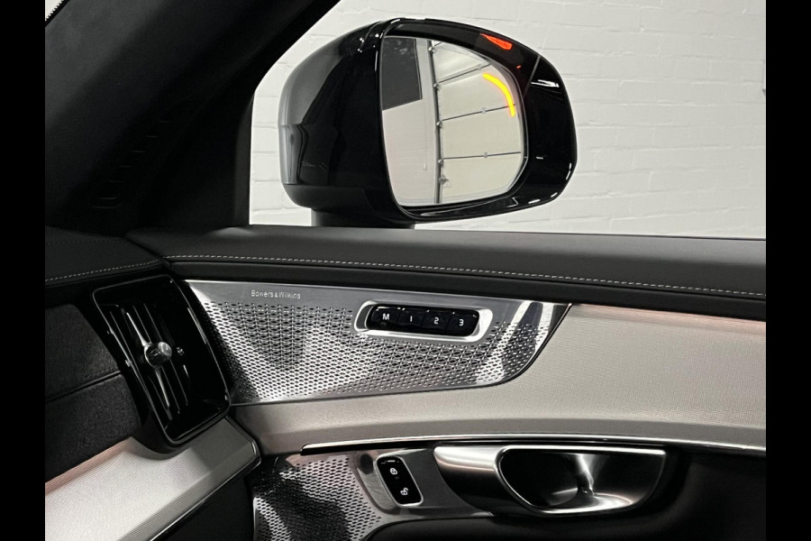 Volvo XC90 2.0 T8 Plug-in hybrid AWD Ultra Black Edition Luchtvering | Trekhaak | Open dak | Bowers & Wilkins | Massage | Stoelventilatie/-verwarming | 360 camera | Head-up | Blis | Google