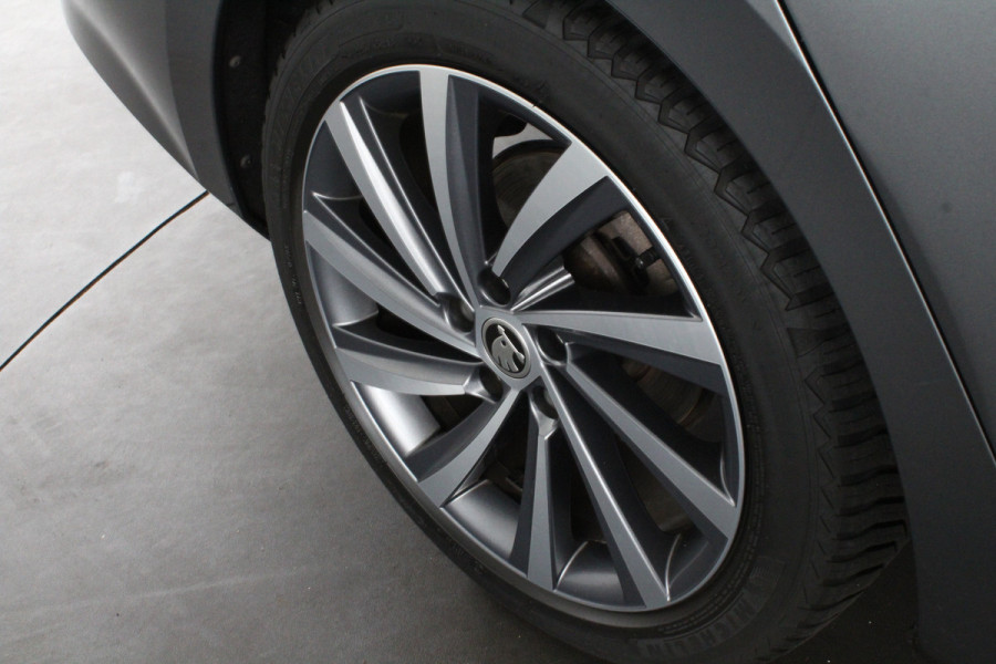 Škoda Octavia 1.5 e-TSI Tour Editie > Trekhaak/ACC/18 inch/Keyless/All season banden