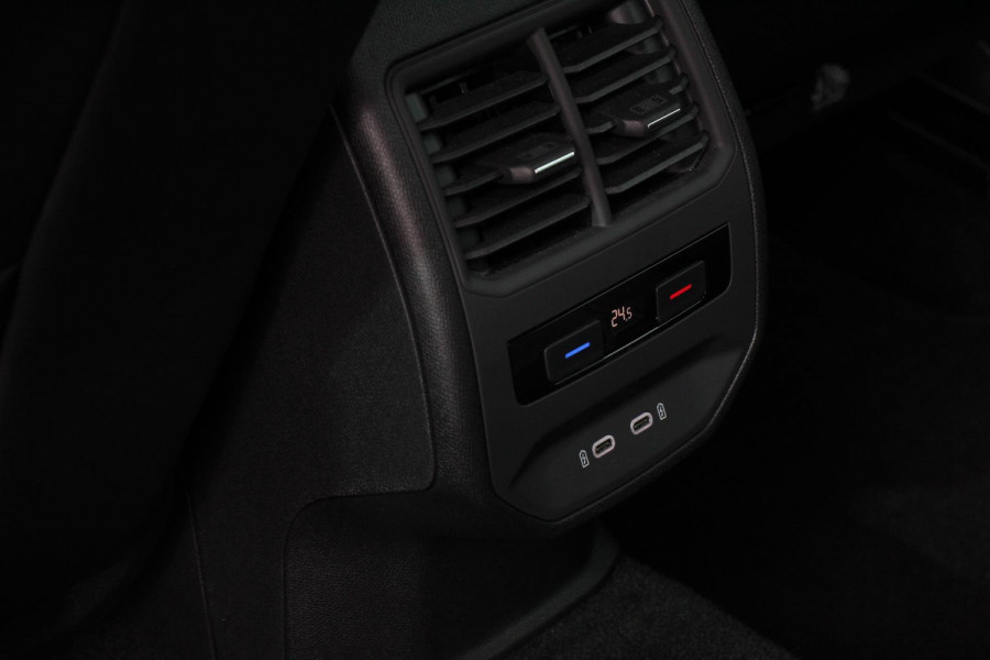 Seat Leon ST 1.5 TSI 150pk Automaat ST FR Navigatie Adaptive Cruise Control Lane Assist Stoel/Stuurverwarming Keyless Go