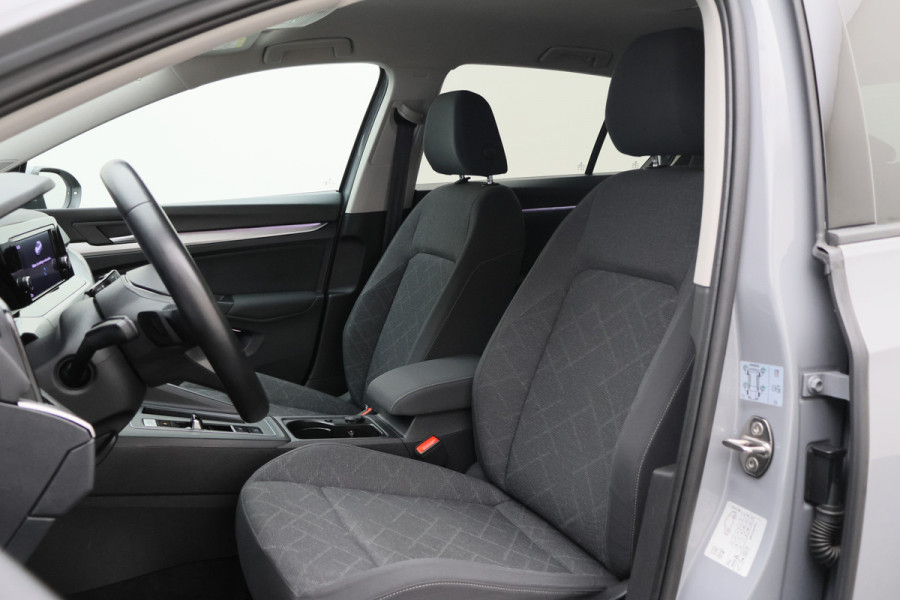 Volkswagen Golf 1.0 eTSI DSG Life Virtual Cockpit, Sfeerverlichting, Climate, ACC, Apple Carplay, PDC, 17''