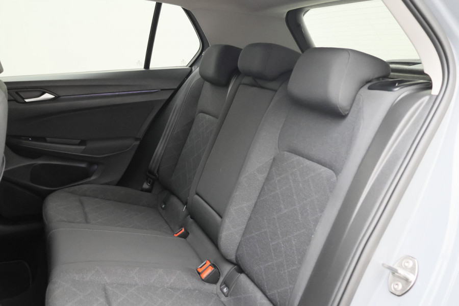 Volkswagen Golf 1.0 eTSI DSG Life Virtual Cockpit, Sfeerverlichting, Climate, ACC, Apple Carplay, PDC, 17''