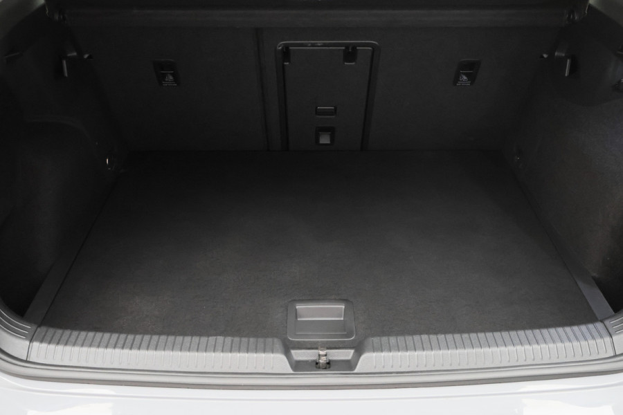 Volkswagen Golf 1.0 eTSI DSG Life Virtual Cockpit, Sfeerverlichting, Climate, ACC, Apple Carplay, PDC, 17''