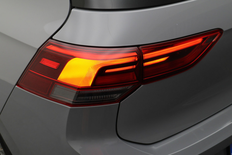 Volkswagen Golf 1.0 eTSI DSG Life Virtual Cockpit, Sfeerverlichting, Climate, ACC, Apple Carplay, PDC, 17''