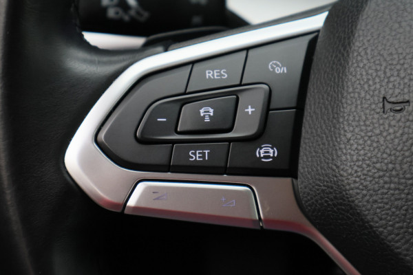 Volkswagen Golf 1.0 eTSI DSG Life Virtual Cockpit, Sfeerverlichting, Climate, ACC, Apple Carplay, PDC, 17''