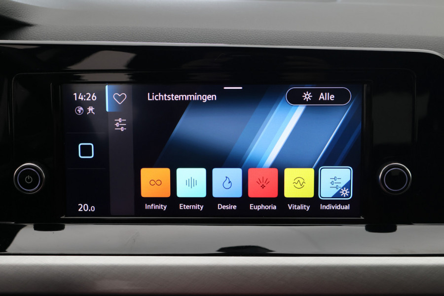 Volkswagen Golf 1.0 eTSI DSG Life Virtual Cockpit, Sfeerverlichting, Climate, ACC, Apple Carplay, PDC, 17''