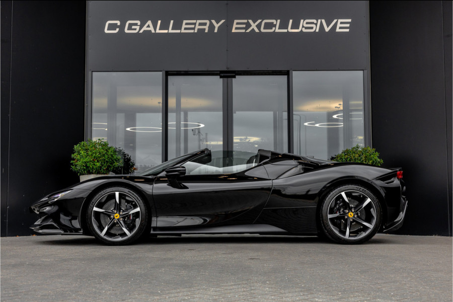 Ferrari SF90 Spider 4.0 V8 - Nieuwe Auto | Origineel NL | Lift | Full Carbon | Nero Daytona