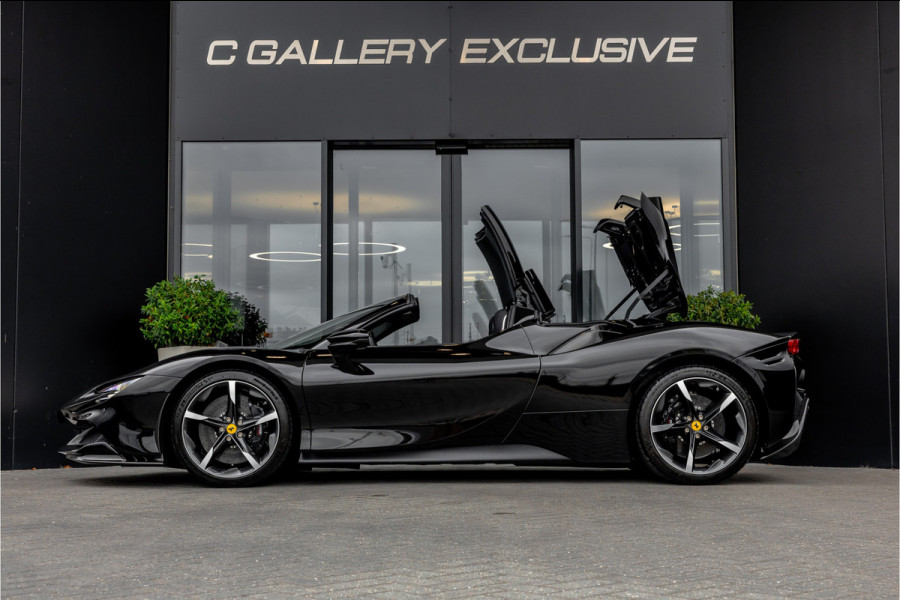 Ferrari SF90 Spider 4.0 V8 - Nieuwe Auto | Origineel NL | Lift | Full Carbon | Nero Daytona