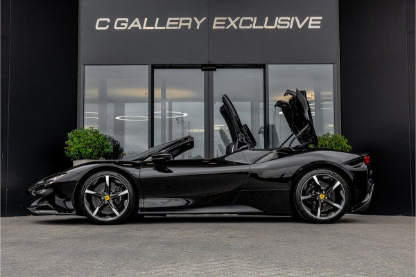 Ferrari SF90 Spider 4.0 V8 - Nieuwe Auto | Origineel NL | Lift | Full Carbon | Nero Daytona