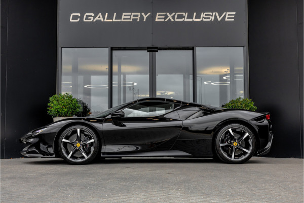 Ferrari SF90 Spider 4.0 V8 - Nieuwe Auto | Origineel NL | Lift | Full Carbon | Nero Daytona