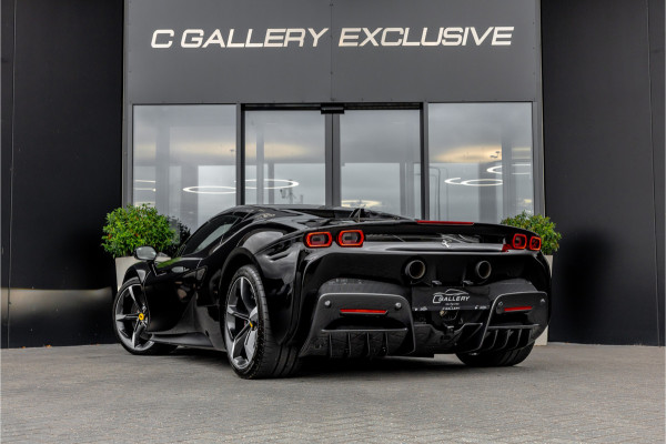 Ferrari SF90 Spider 4.0 V8 - Nieuwe Auto | Origineel NL | Lift | Full Carbon | Nero Daytona