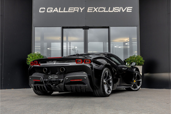 Ferrari SF90 Spider 4.0 V8 - Nieuwe Auto | Origineel NL | Lift | Full Carbon | Nero Daytona