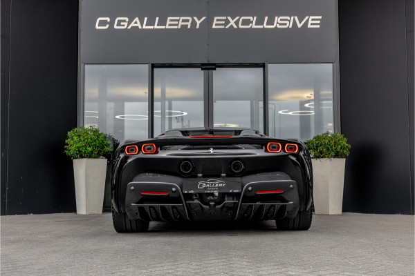 Ferrari SF90 Spider 4.0 V8 - Nieuwe Auto | Origineel NL | Lift | Full Carbon | Nero Daytona