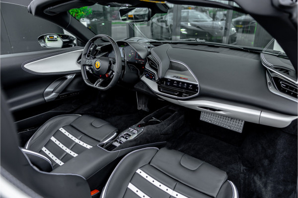 Ferrari SF90 Spider 4.0 V8 - Nieuwe Auto | Origineel NL | Lift | Full Carbon | Nero Daytona