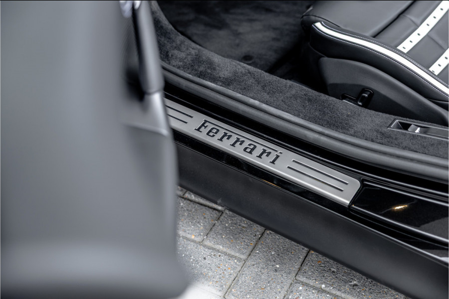 Ferrari SF90 Spider 4.0 V8 - Nieuwe Auto | Origineel NL | Lift | Full Carbon | Nero Daytona
