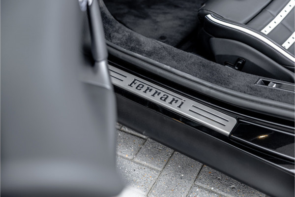 Ferrari SF90 Spider 4.0 V8 - Nieuwe Auto | Origineel NL | Lift | Full Carbon | Nero Daytona