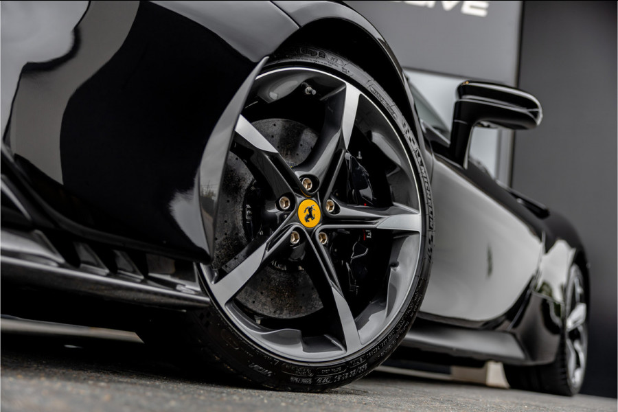 Ferrari SF90 Spider 4.0 V8 - Nieuwe Auto | Origineel NL | Lift | Full Carbon | Nero Daytona