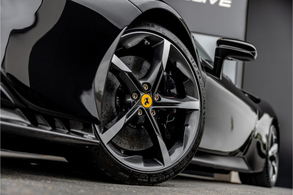 Ferrari SF90 Spider 4.0 V8 - Nieuwe Auto | Origineel NL | Lift | Full Carbon | Nero Daytona